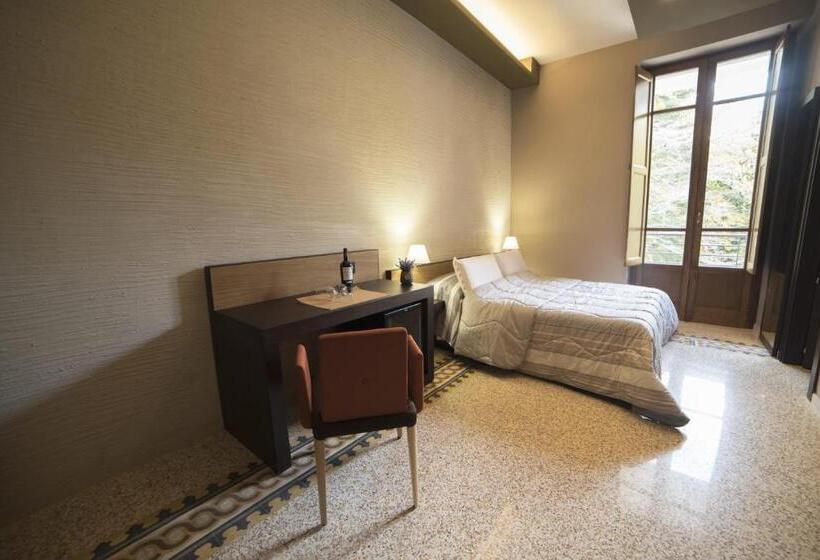 חדר סטנדרט, Elda