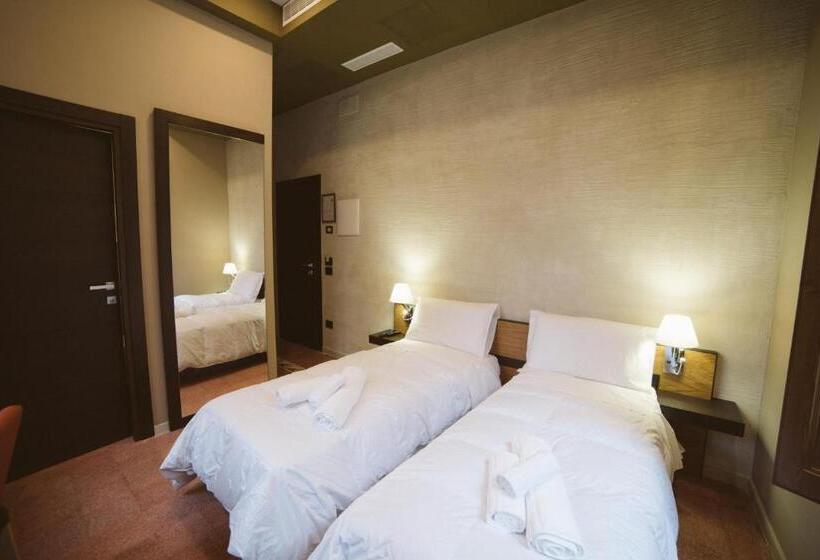 חדר סטנדרט, Elda