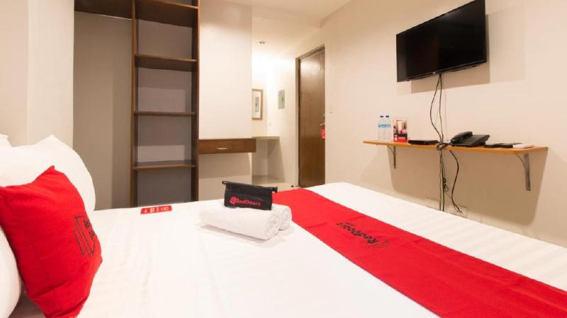Quarto Estandar, Reddoorz Plus @ Diola Villamonte Bacolod