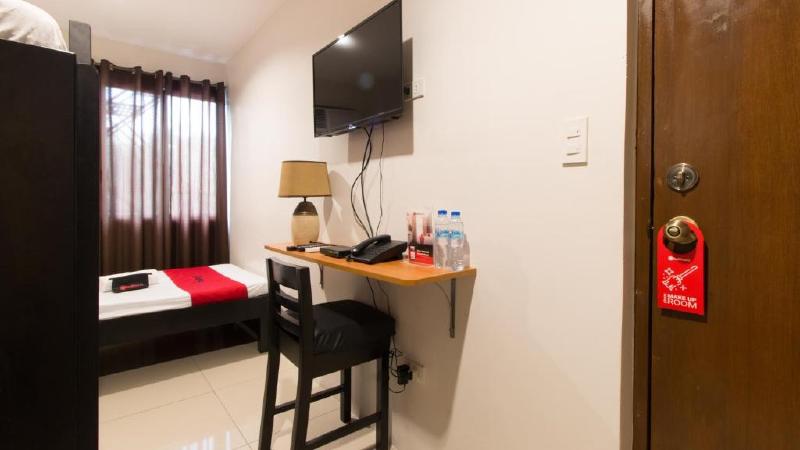 חדר סטנדרט לשלושה, Reddoorz Plus @ Diola Villamonte Bacolod