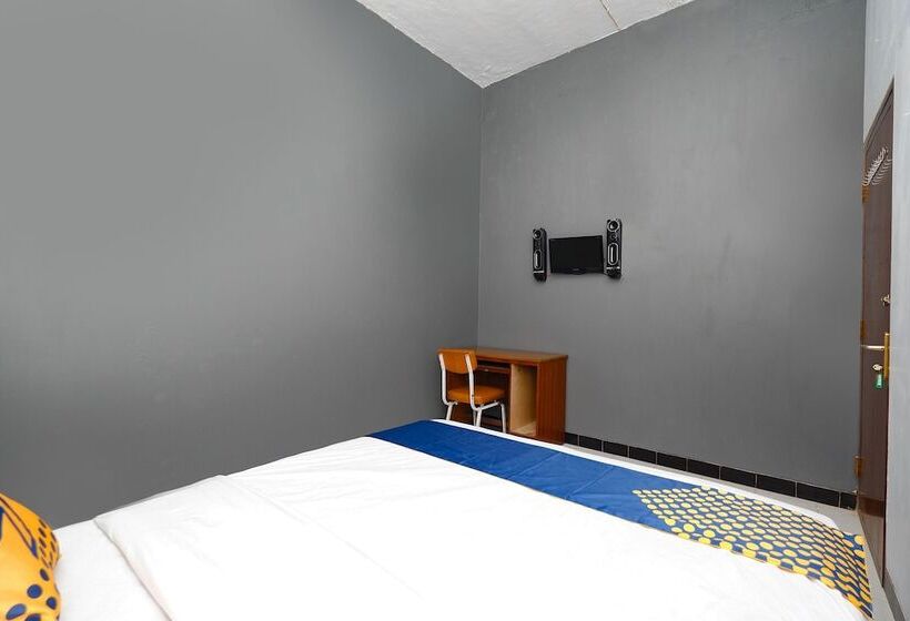 デラックスルーム, Spot On 2240 Simpang Tujuh Residence