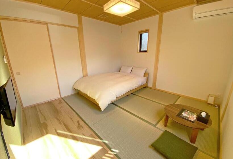 Номер Стандарт Вид на Горы, 寅家 Japanese Modern