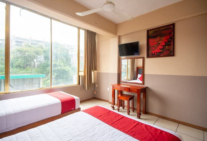 Номер Стандарт Трехместный, OYO Hotel Totonacapan, Papantla
