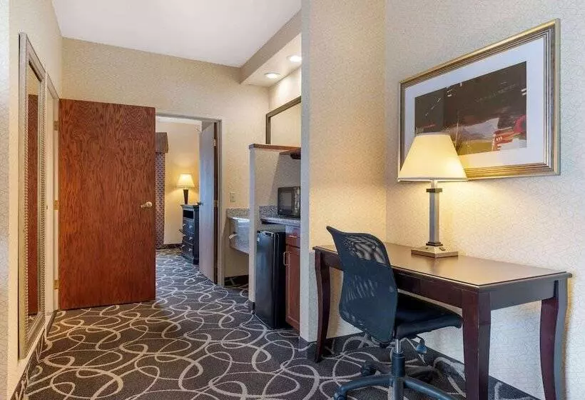 سوییت, Best Western Plus Eau Claire Conference Center