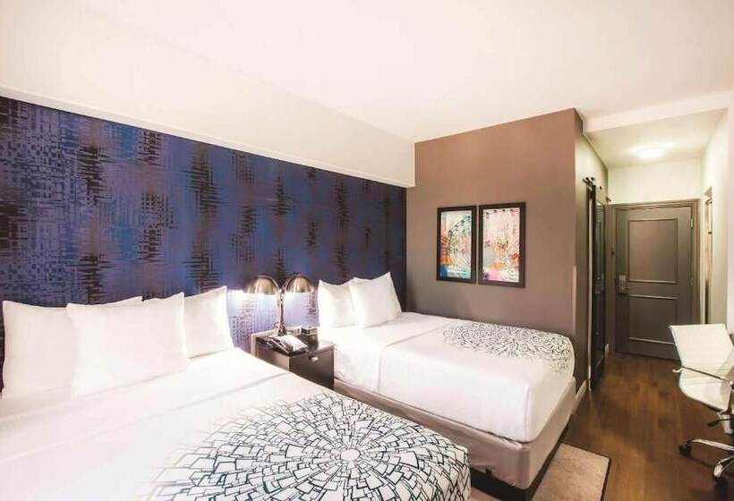 带2个双人床的标准工作室, Holiday Inn Express   Dallas Downtown, An Ihg