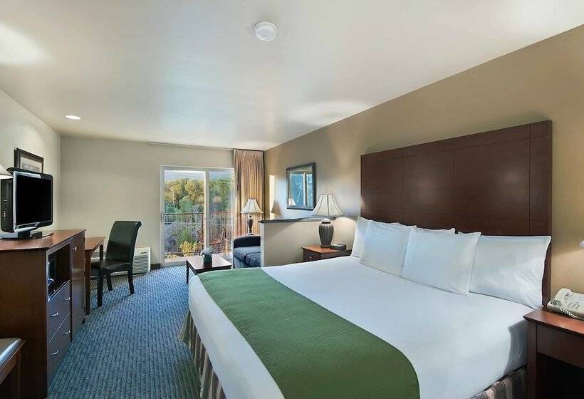 جناح, Oxford Suites Yakima