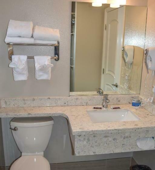 Номер Стандарт, Padre Oaks