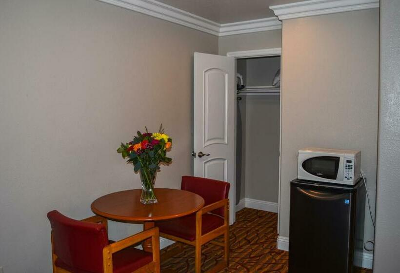 Номер Стандарт, Padre Oaks