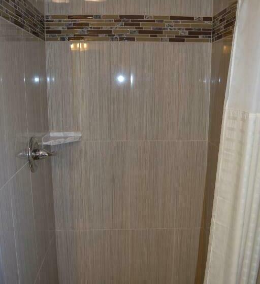 Номер Стандарт, Padre Oaks