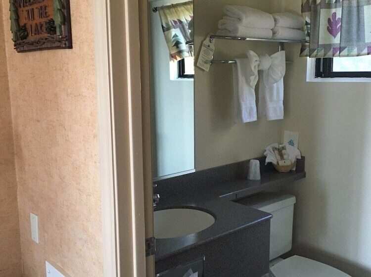 اتاق لوکس, Pepper Tree Inn Tahoe City