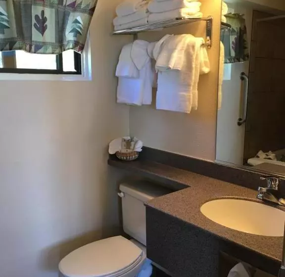 اتاق لوکس چهار تخته, Pepper Tree Inn Tahoe City