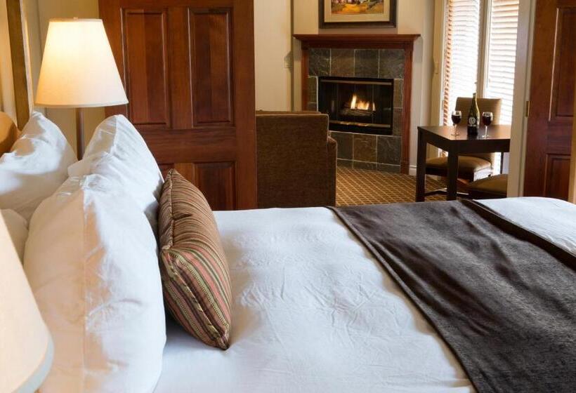 キングサイズベッドのデラックススイート, Pine Ridge Inn