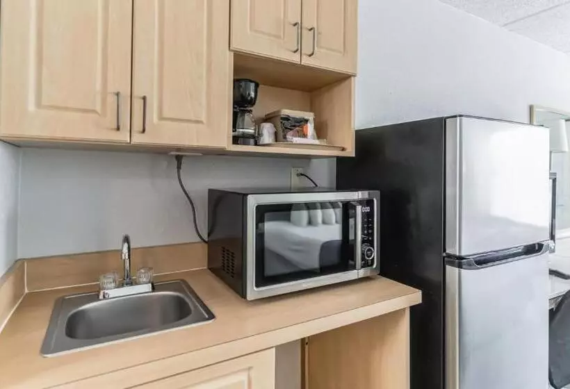 キングサイズベッドのスタンダードルーム, Home 1 Suites Extended Stay   Kissimmee