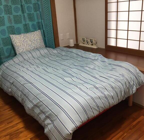 标准单人间, Kami House