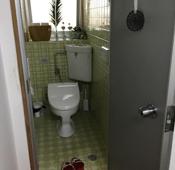 带共用浴室的标准房间, Kami House