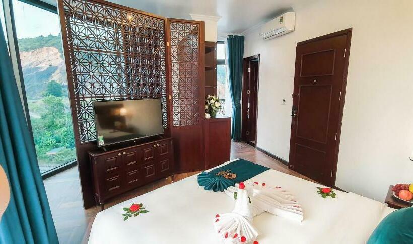 اتاق لوکس با بالکن, La Stella