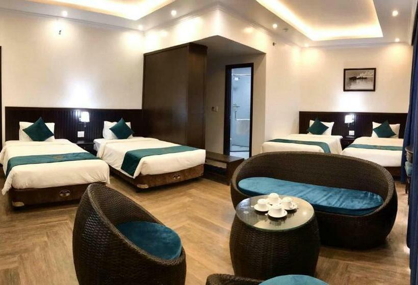 اتاق لوکس خانوادگی, La Stella