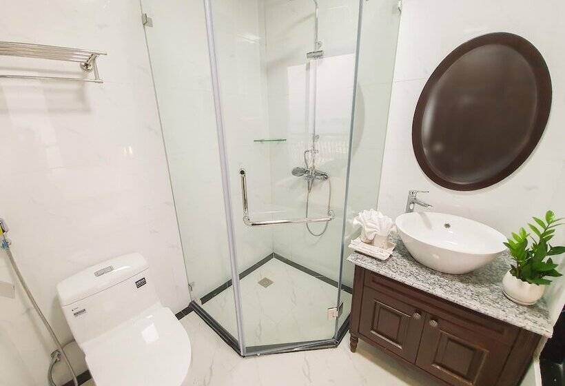 اتاق لوکس سه تخته, La Stella