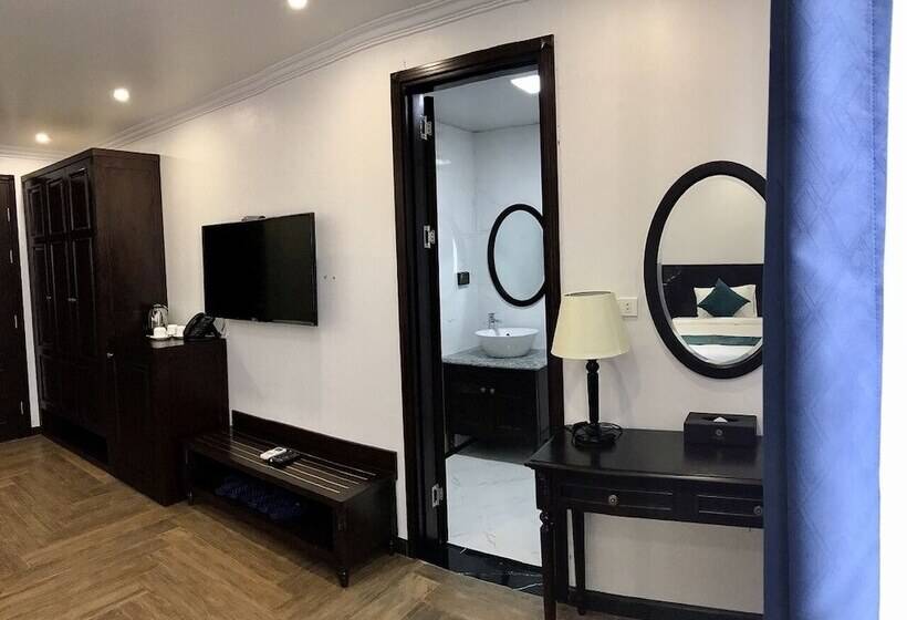 اتاق لوکس خانوادگی, La Stella