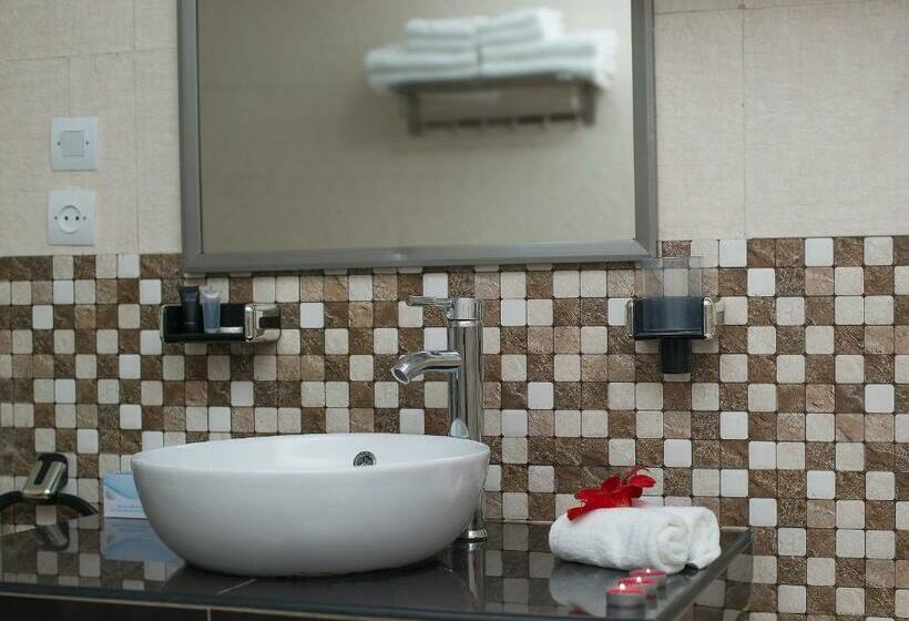 اتاق استاندارد, Le Pousse Pousse