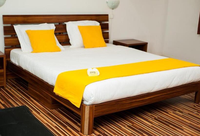 اتاق استاندارد, Le Pousse Pousse