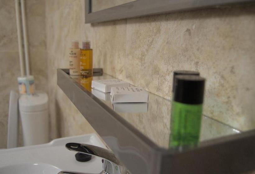 اتاق استاندارد, Le Pousse Pousse