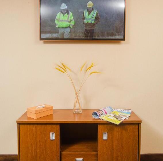 اتاق لوکس, Le Pousse Pousse