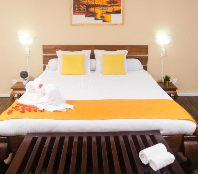 اتاق لوکس, Le Pousse Pousse