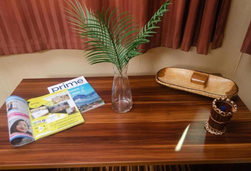 اتاق خانوادگی, Le Pousse Pousse