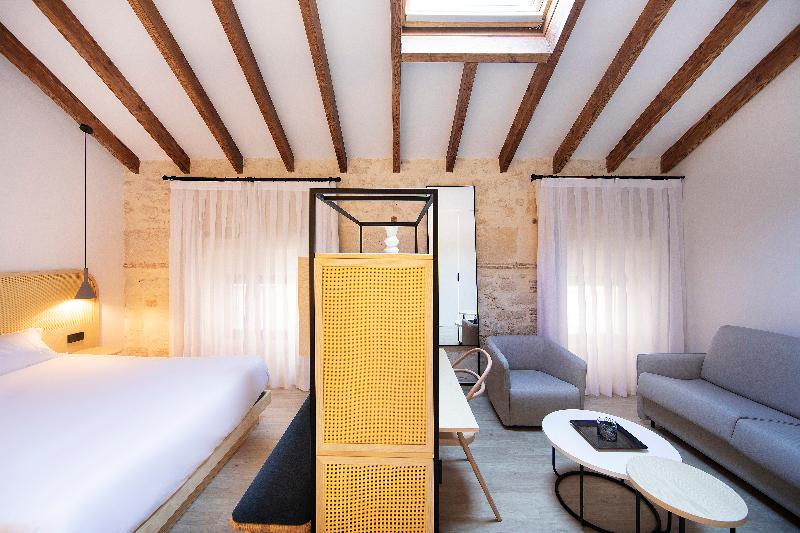 Suite with Terrace, Serawa Alicante