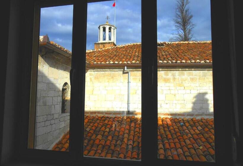 트리플 스탠다드 전망룸, Castlehouse