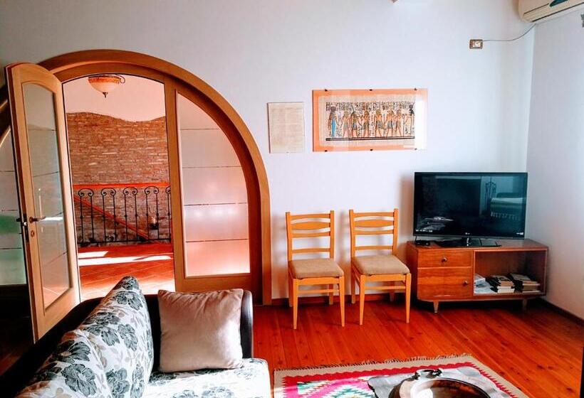 스탠다드 트리플 룸 가든 전망, Castlehouse