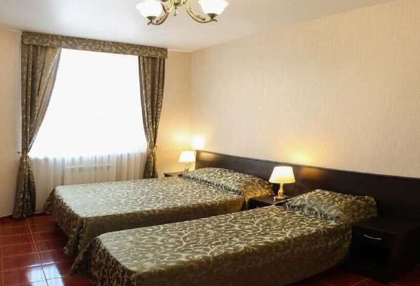 اتاق استاندارد سه نفره, Konstantinopol