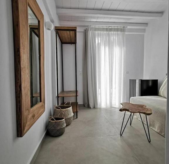 סוויטת ג'וניור עם מרפסת, Sofos Suites Mykonos