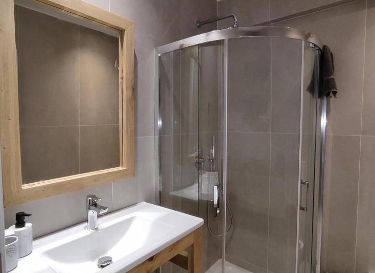سوییت با چشم‌انداز استخر, Sofos Suites Mykonos