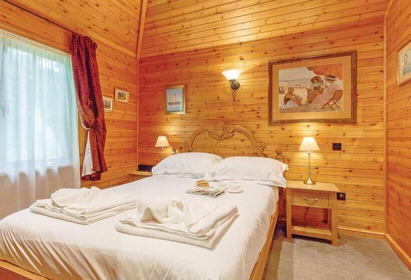 Номер Стандарт, Tilford Woods Lodge Retreat