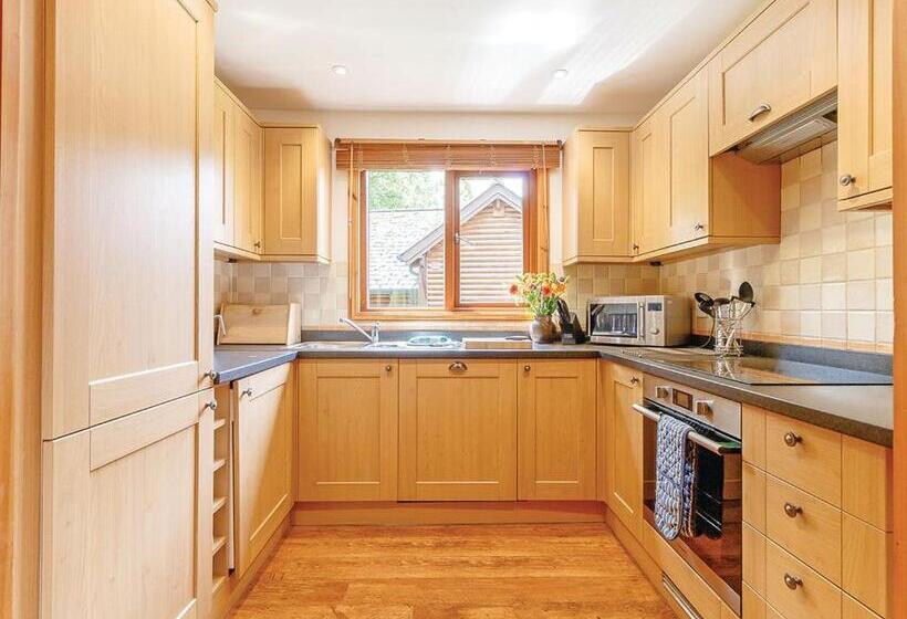 Номер Стандарт, Tilford Woods Lodge Retreat