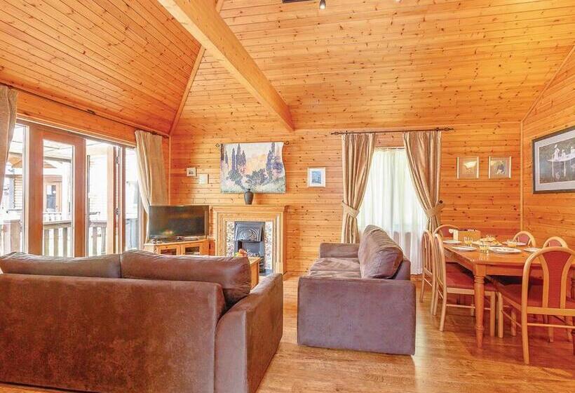 Номер Стандарт, Tilford Woods Lodge Retreat