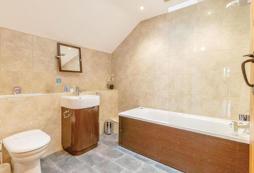 Номер Премиум, Tilford Woods Lodge Retreat