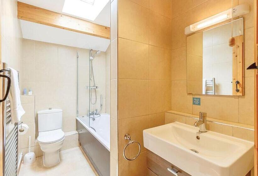 Номер Стандарт, Tilford Woods Lodge Retreat