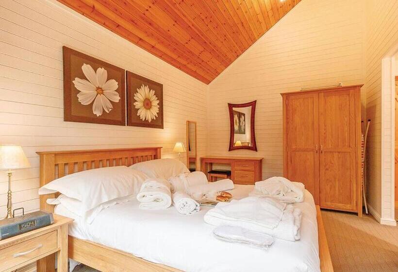 Номер Премиум, Tilford Woods Lodge Retreat