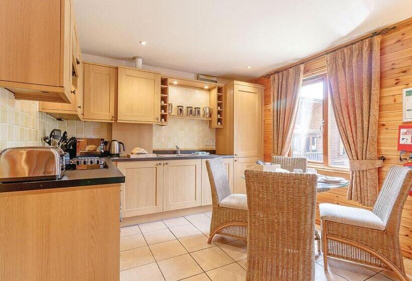 Номер Стандарт, Tilford Woods Lodge Retreat