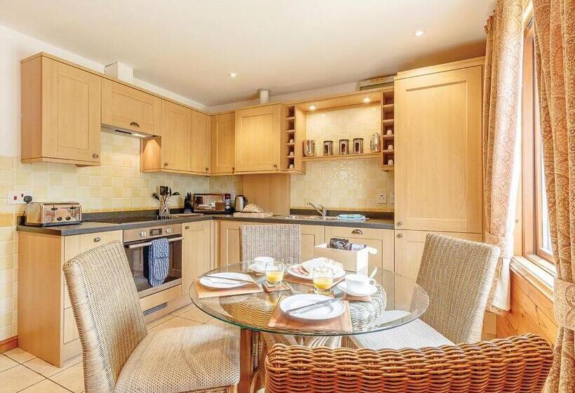 Номер Стандарт, Tilford Woods Lodge Retreat