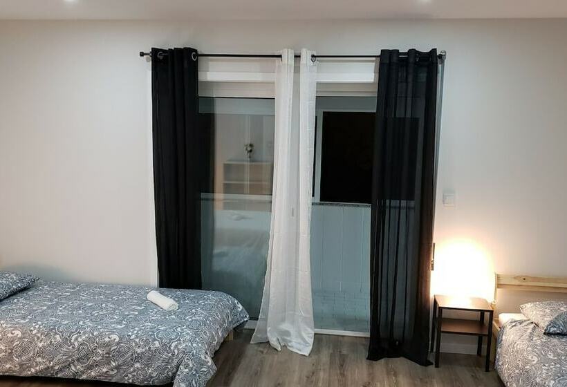 اتاق خانوادگی, Bossa Nova Guesthouse