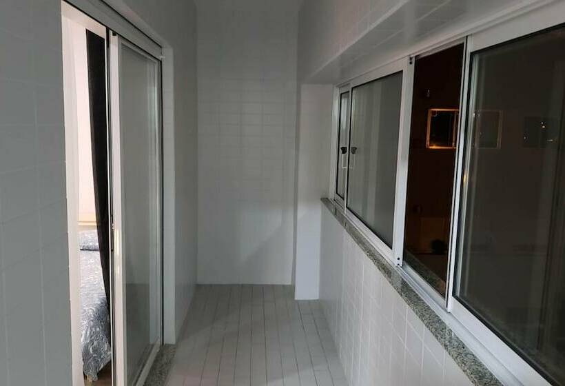 اتاق خانوادگی, Bossa Nova Guesthouse