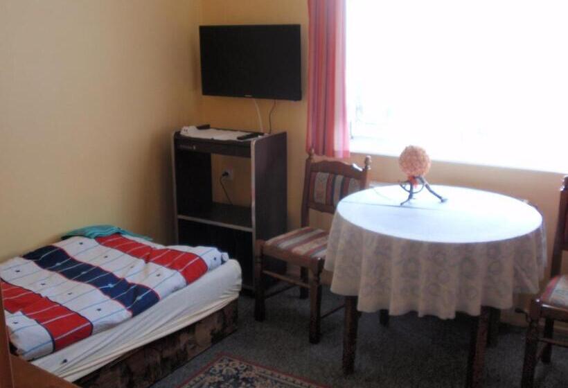 غرفة أساسية, Noclegi16