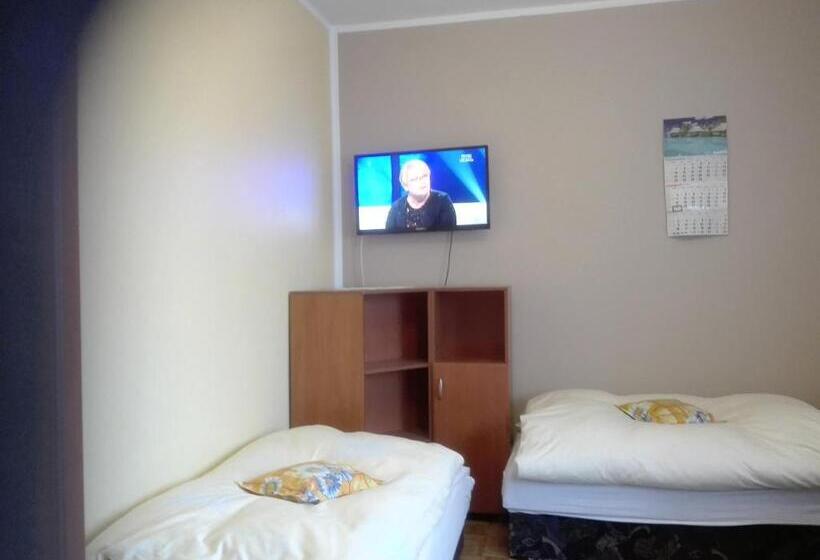 غرفة قياسية ثلاثية, Noclegi16