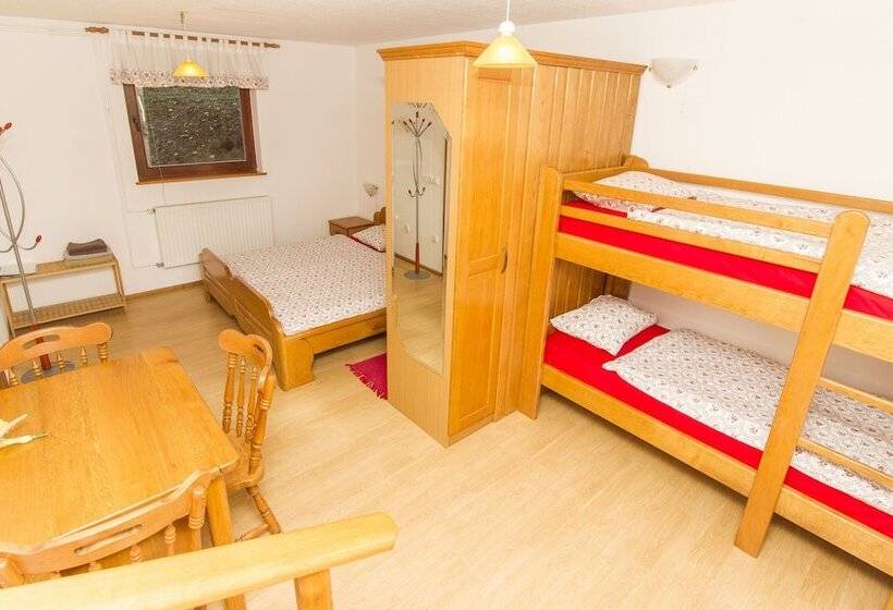 اتاق استاندارد چهار تخته, Tourist Farm Pri Martinovih