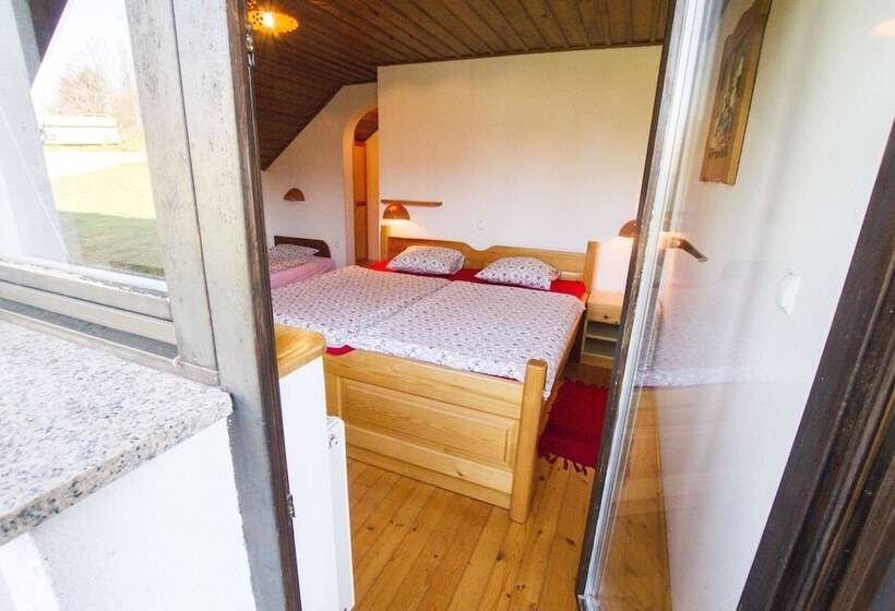 اتاق استاندارد, Tourist Farm Pri Martinovih