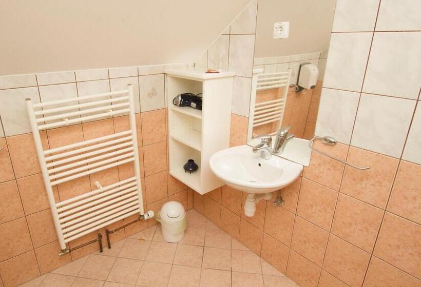 اتاق استاندارد چهار تخته, Tourist Farm Pri Martinovih